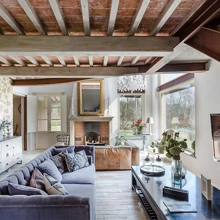 Otto Luxury Tuscan With Pool Orentano